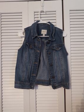Cherokee Denim Vest in Medium Blue Wash